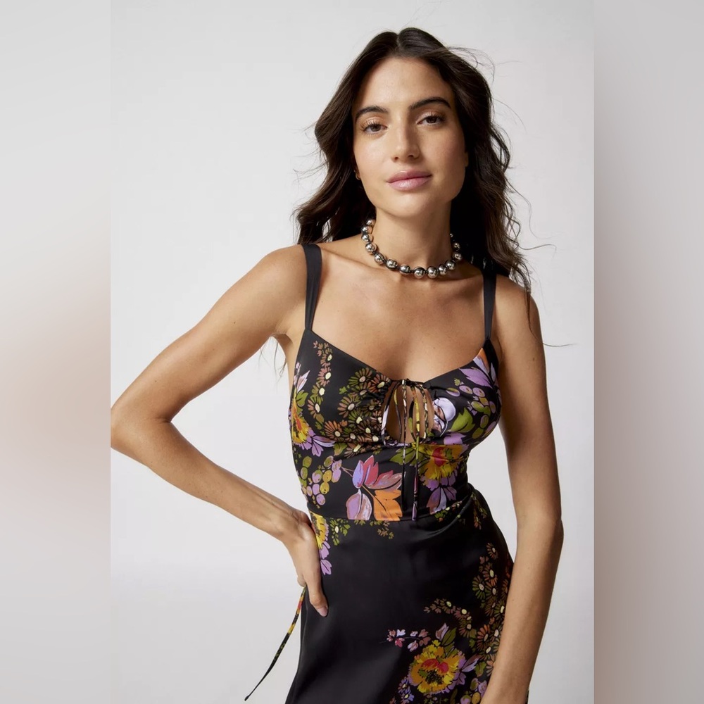 NEW Urban Outfitters Priscilla Lace-Up Midi Dress - Size Large